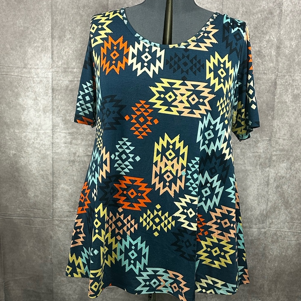 LuLaRoe 2x Perfect Tee